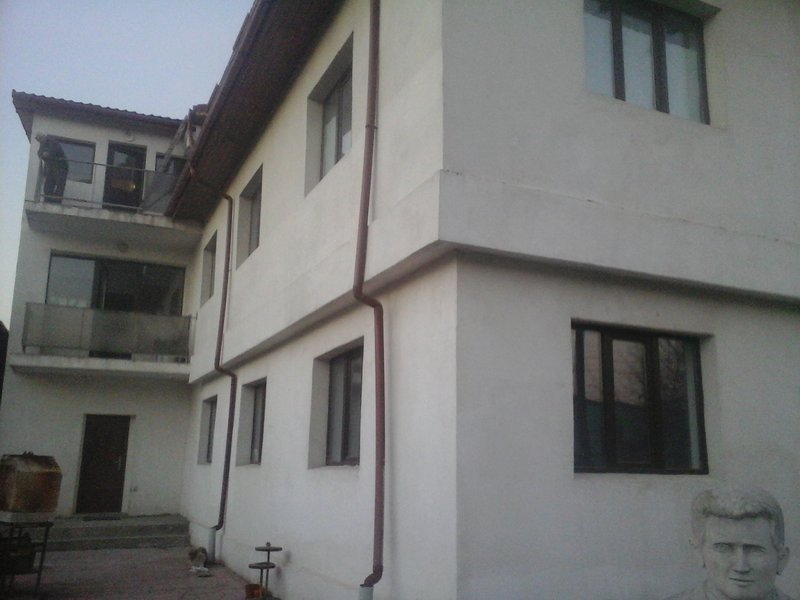 Eroii Revolutiei camera vila